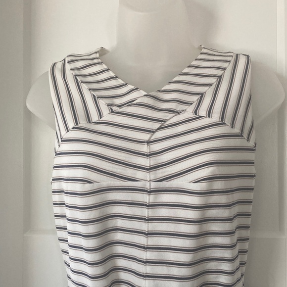 Navy and White Striped Sleeveless Midi Dress 👗,size-4P,  lined,  belted - Picture 3 of 12